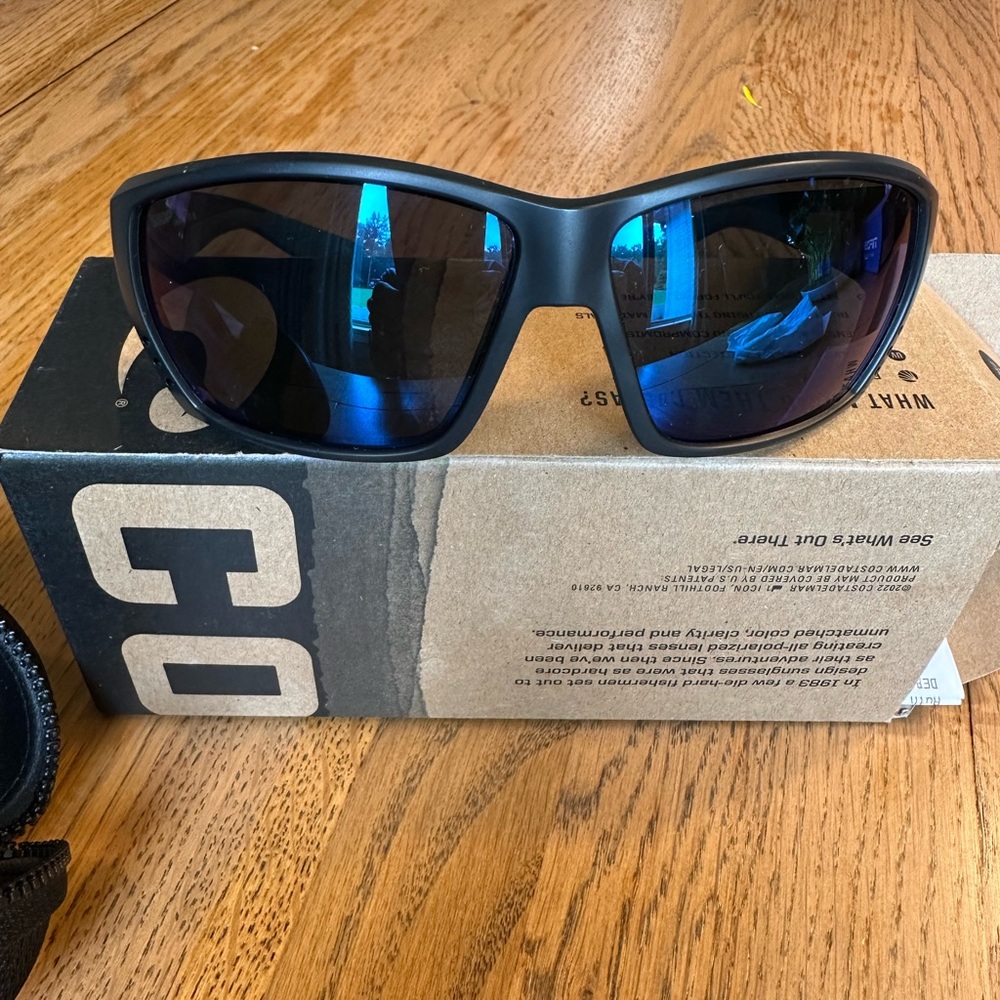 COSTA ‘TUNA ALLEY’ READER SUNGLASSES 1.5!
